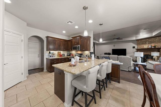 108 Oakridge Drive, Choctaw, OK 73020