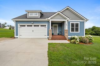 461 Windy Acres Knoll, Hendersonville, NC 28792