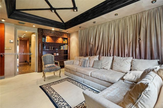 11111 Biscayne Blvd 227, Miami, FL 33181