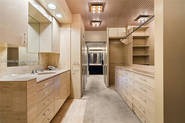 11111 Biscayne Blvd 227, Miami, FL 33181