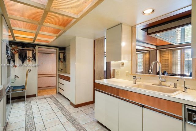 11111 Biscayne Blvd 227, Miami, FL 33181