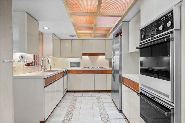 11111 Biscayne Blvd 227, Miami, FL 33181