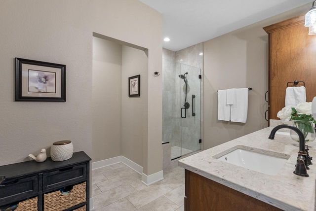 7908 E Stone Ridge DRIVE, Lannon, WI 53046