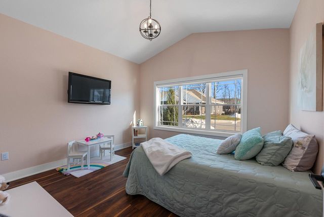 7908 E Stone Ridge DRIVE, Lannon, WI 53046