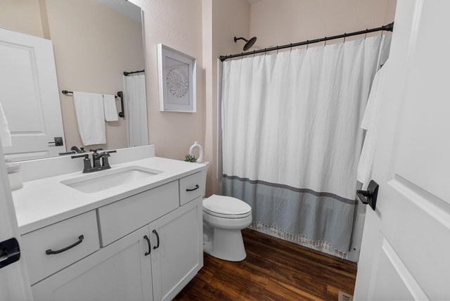 7908 E Stone Ridge DRIVE, Lannon, WI 53046