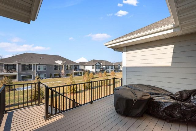 7908 E Stone Ridge DRIVE, Lannon, WI 53046