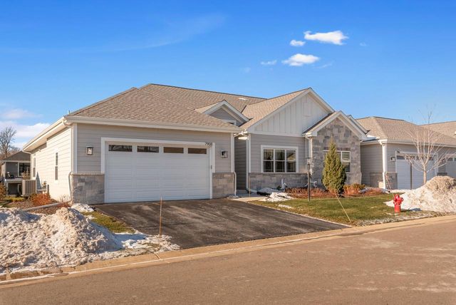 7908 E Stone Ridge DRIVE, Lannon, WI 53046