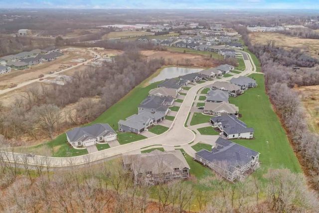 7908 E Stone Ridge DRIVE, Lannon, WI 53046