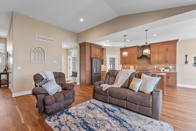 7908 E Stone Ridge DRIVE, Lannon, WI 53046