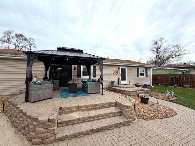 5465 Redwood Avenue, Portage, IN 46368