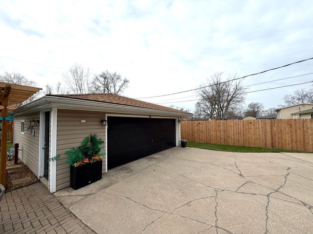 5465 Redwood Avenue, Portage, IN 46368