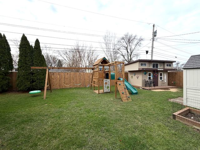 5465 Redwood Avenue, Portage, IN 46368