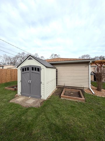 5465 Redwood Avenue, Portage, IN 46368