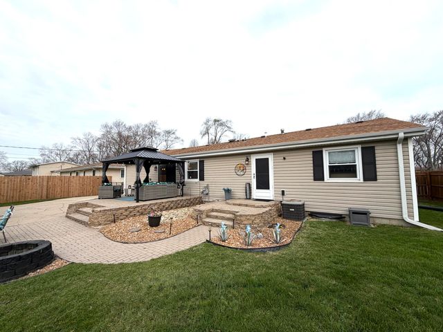 5465 Redwood Avenue, Portage, IN 46368