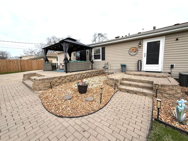 5465 Redwood Avenue, Portage, IN 46368