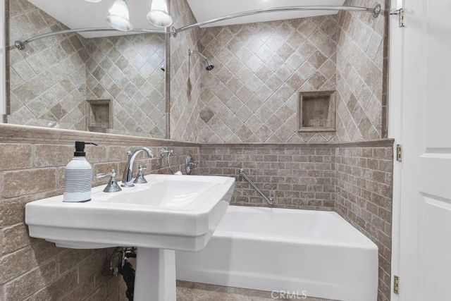 26106 Veva Way, Calabasas, CA 91302
