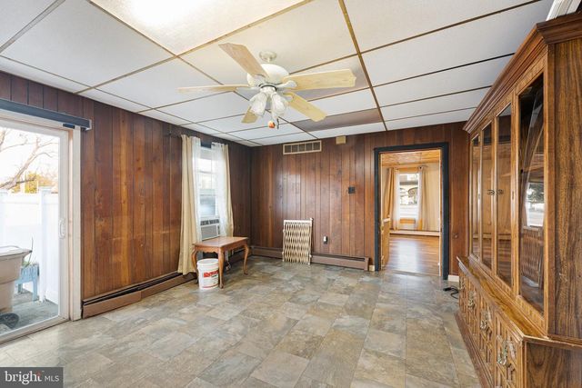 6 N RAILROAD AVE, Wyoming, DE 19934