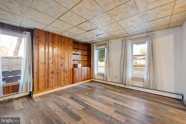 6 N RAILROAD AVE, Wyoming, DE 19934