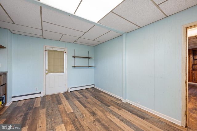 6 N RAILROAD AVE, Wyoming, DE 19934