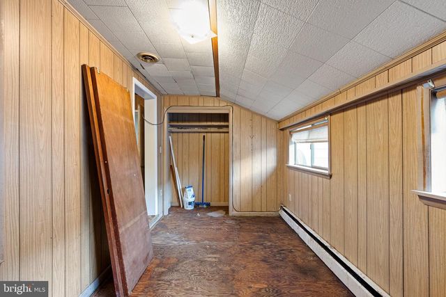 6 N RAILROAD AVE, Wyoming, DE 19934