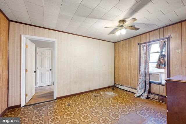 6 N RAILROAD AVE, Wyoming, DE 19934