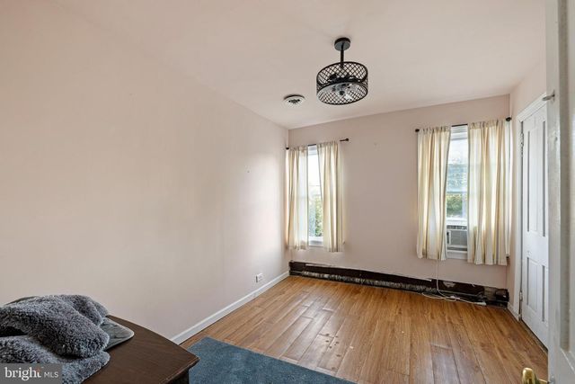 6 N RAILROAD AVE, Wyoming, DE 19934