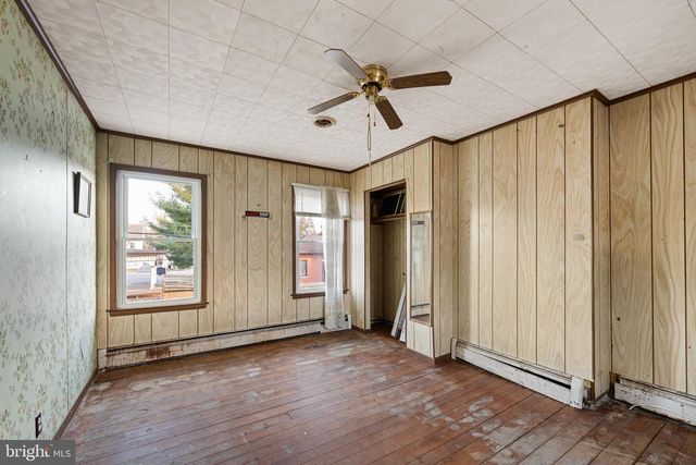 6 N RAILROAD AVE, Wyoming, DE 19934