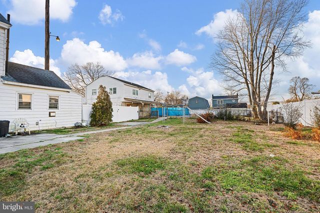 6 N RAILROAD AVE, Wyoming, DE 19934