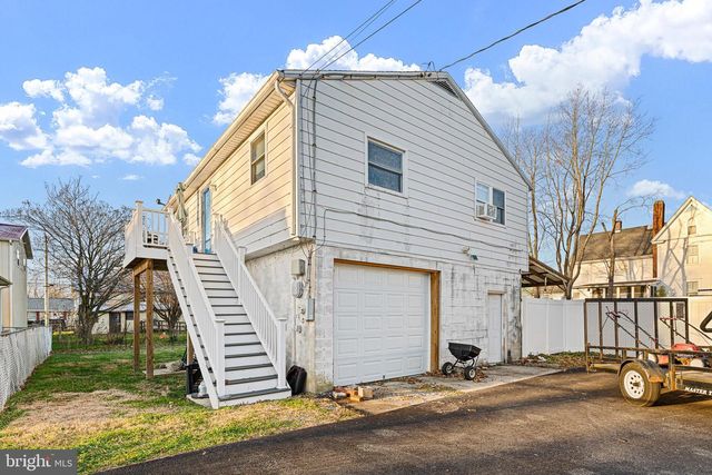 6 N RAILROAD AVE, Wyoming, DE 19934