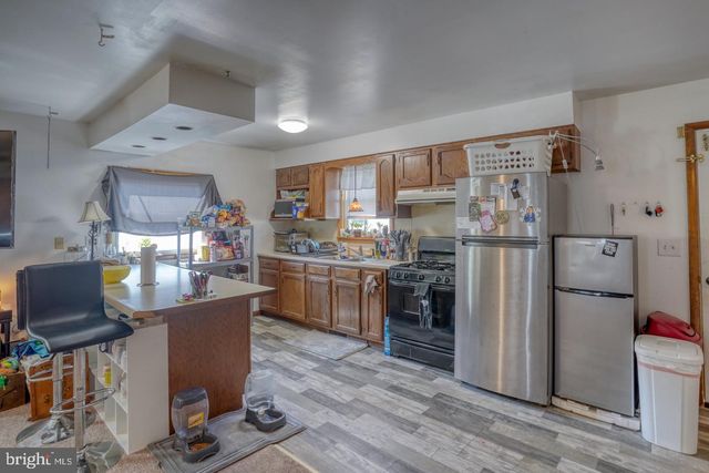 6 N RAILROAD AVE, Wyoming, DE 19934