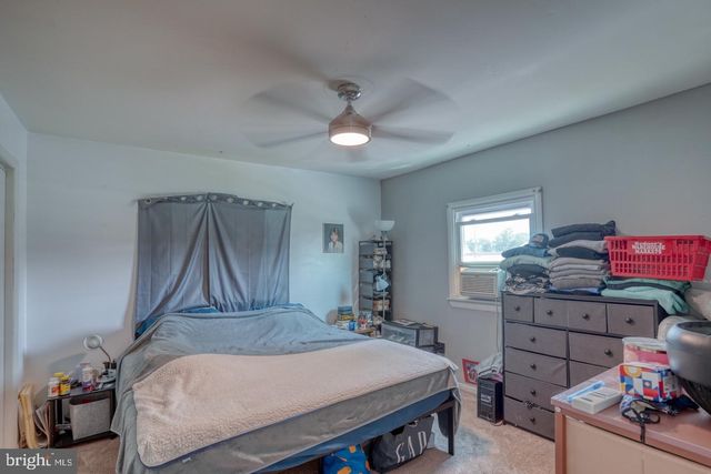 6 N RAILROAD AVE, Wyoming, DE 19934