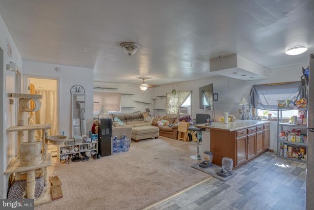 6 N RAILROAD AVE, Wyoming, DE 19934