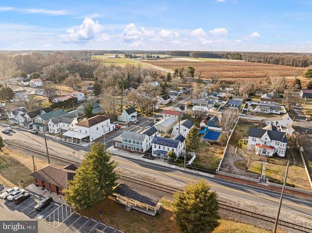 6 N RAILROAD AVE, Wyoming, DE 19934