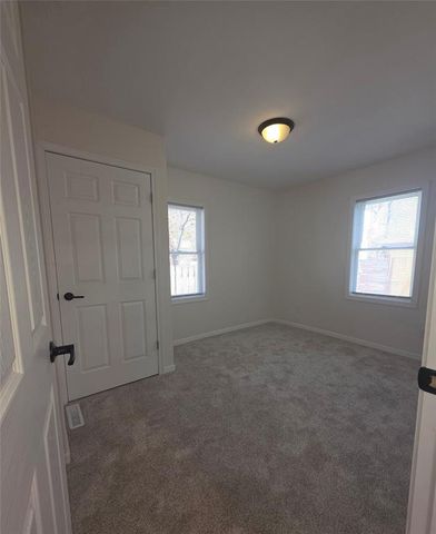 1237 East Avenue, La Crosse, WI 54601
