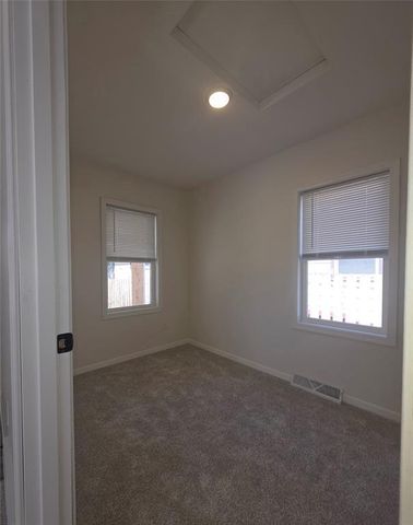 1237 East Avenue, La Crosse, WI 54601
