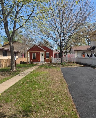 1237 East Avenue, La Crosse, WI 54601