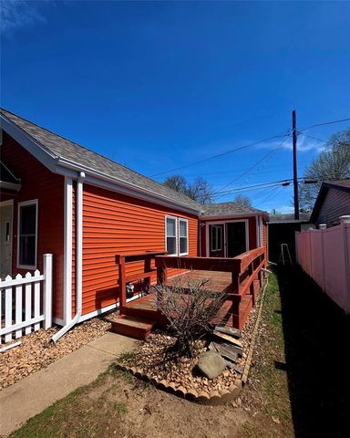 1237 East Avenue, La Crosse, WI 54601