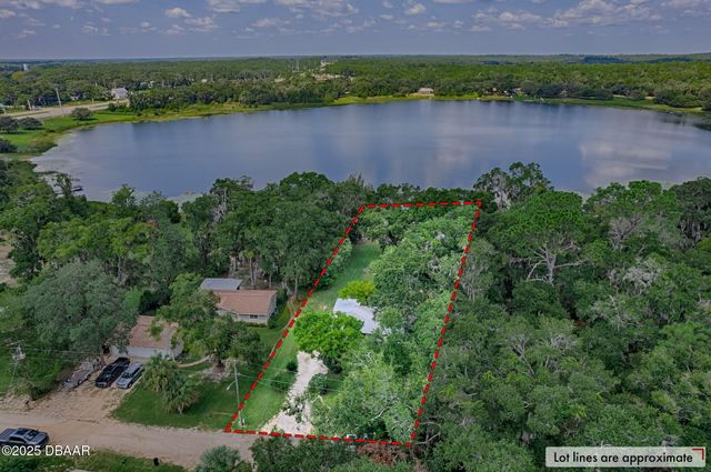 113 Stock Avenue, Interlachen, FL 32148