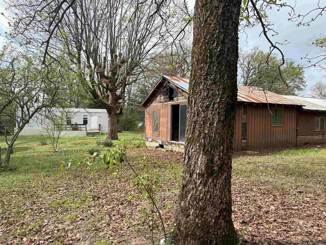223 Polk Road 136, Cove, AR 71937