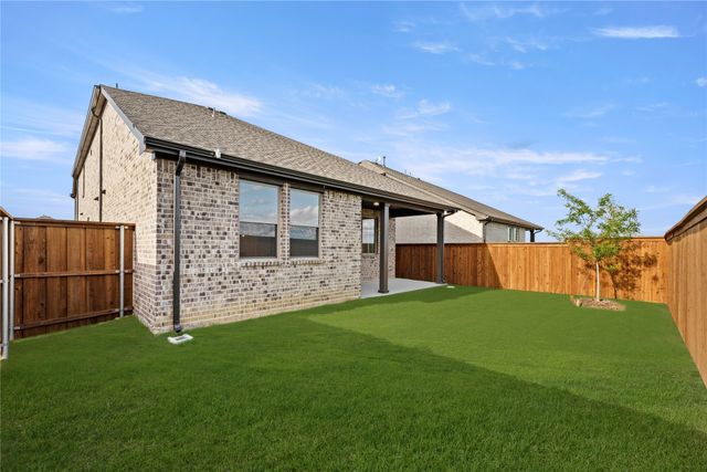14154 Gallatin Street, Pilot Point, TX 76258