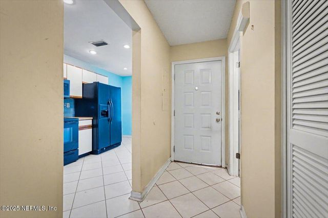 7701 BAYMEADOWS Circle W 1093, Jacksonville, FL 32256