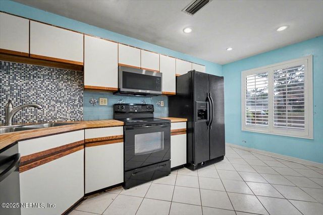 7701 BAYMEADOWS Circle W 1093, Jacksonville, FL 32256