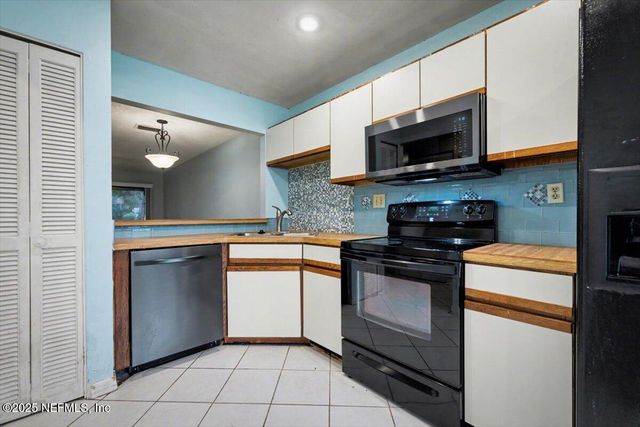 7701 BAYMEADOWS Circle W 1093, Jacksonville, FL 32256