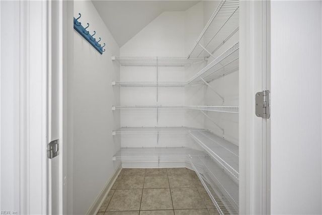 1417 Kemp Bridge LN, Chesapeake, VA 23320