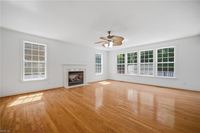 1417 Kemp Bridge LN, Chesapeake, VA 23320