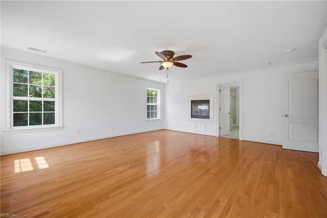 1417 Kemp Bridge LN, Chesapeake, VA 23320