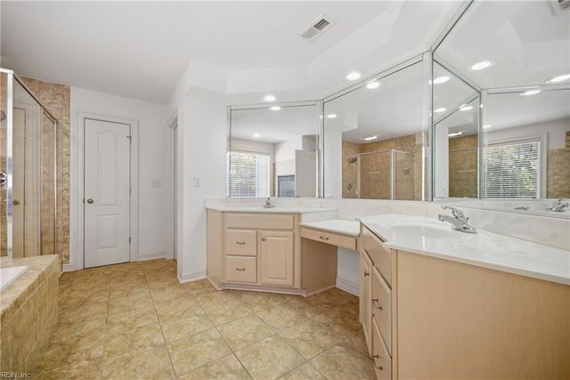 1417 Kemp Bridge LN, Chesapeake, VA 23320