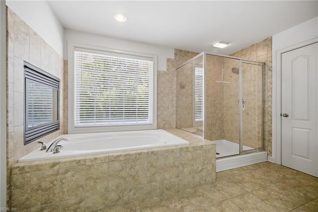 1417 Kemp Bridge LN, Chesapeake, VA 23320