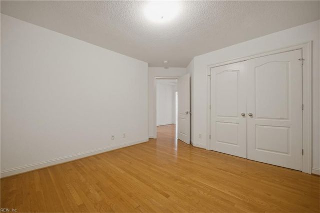 1417 Kemp Bridge LN, Chesapeake, VA 23320