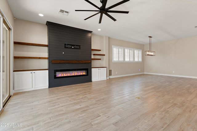 21248 W HILLCREST Boulevard, Buckeye, AZ 85396